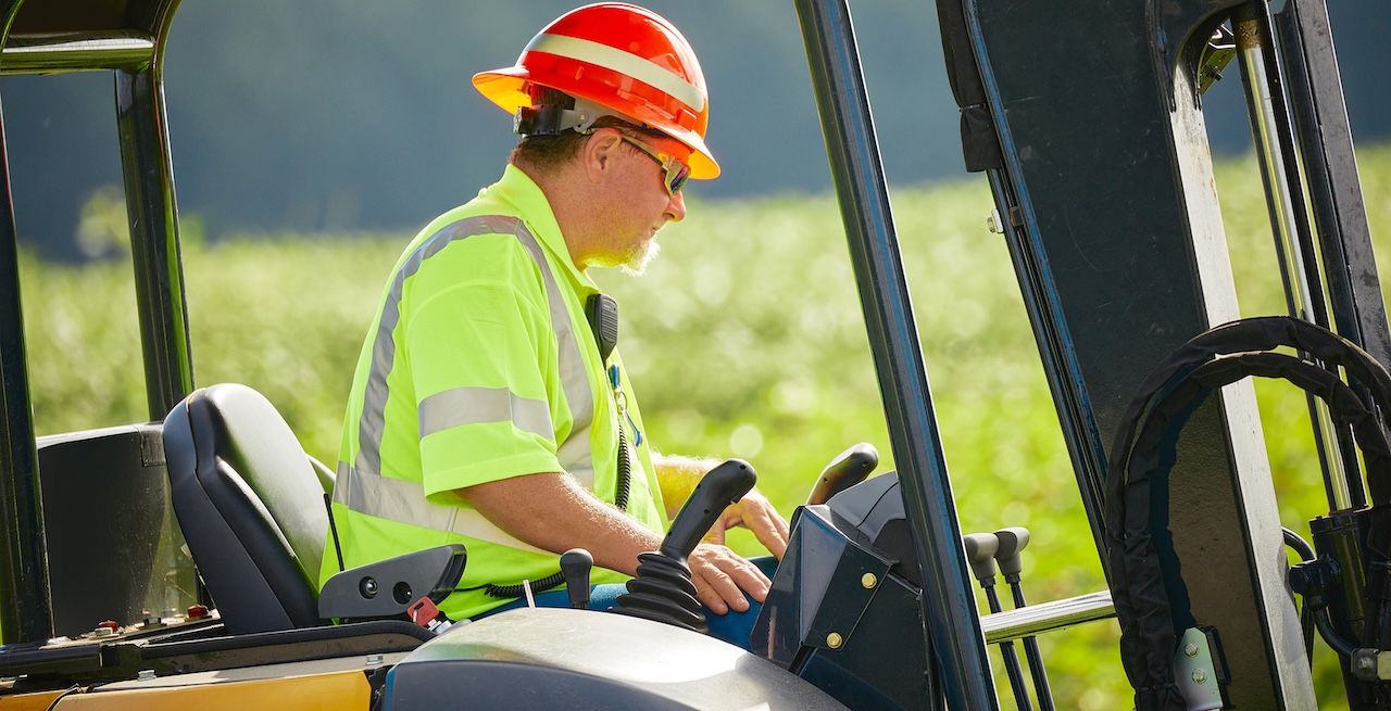 Spectrum technician crew working on a broadband expansion project