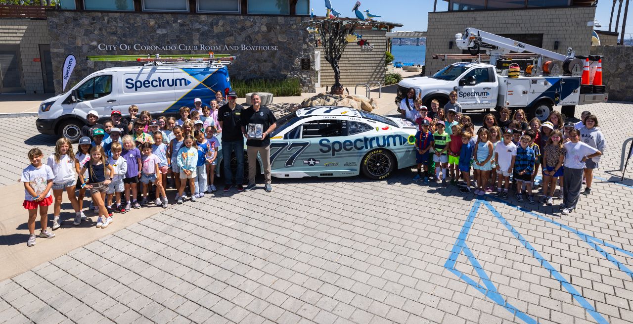 Carson Hocevar posing with Summer Campers